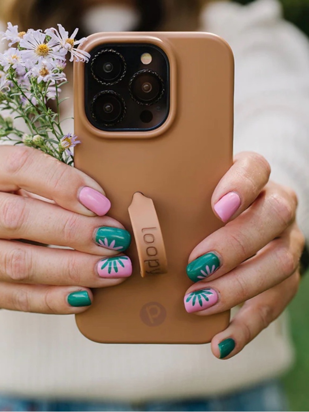 Loopy Case Brown Phone Case with Brown Loopy Strap